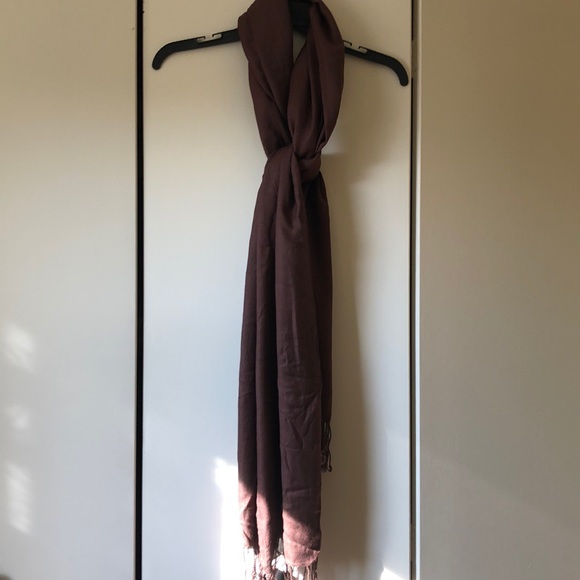 Large Brown wrap with fringe - Picture 5 of 5
